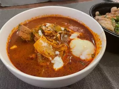 韓国カルビ丼とスンドゥブ 洞山 浅草店