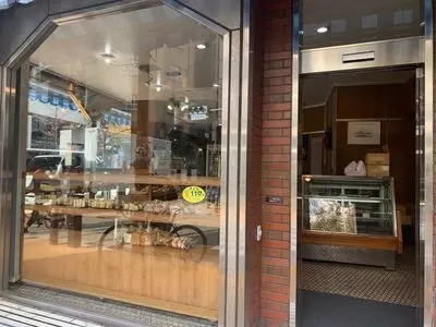 サンモリッツ名花堂（St Moritz）