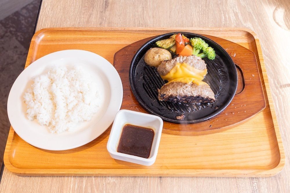 さくらいまさゆきさんが投稿したいしがまやハンバーグ みなとみらいに関する口コミの画像