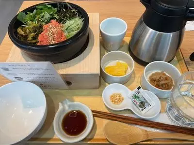 FOOD HALL SHIKISM（フードホール シキズム）