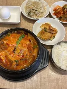 韓国料理 ビビム ピオレ姫路店.（bibim’）