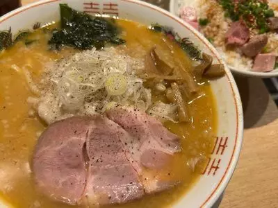背脂ラーメン チャッチャ亭（【旧店名】東京背脂らーめん 麺王）