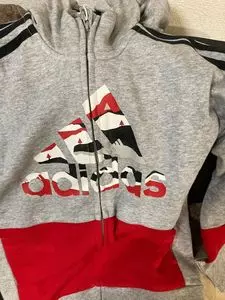 アディダス 入間