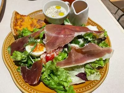 ラ・メゾン アンソレイユターブル キラリナ京王吉祥寺店（La Maison ensoleille table）