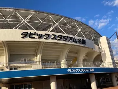 タピックスタジアム名護 （名護市営球場）