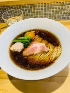 猫と月 chan mie noodles（猫と月 チャンミーヌードルズ）