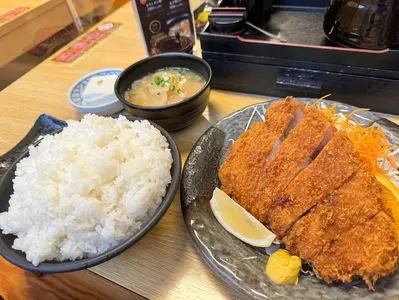 越後とんかつ人参亭