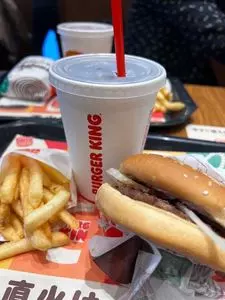 バーガーキング 小田原トザンイースト店（BURGER KING）