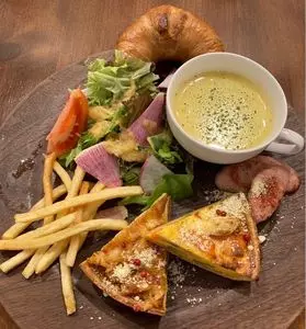 Bakery&Cafe Restaurant ハートの木