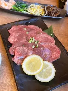 炭火焼肉 新羅