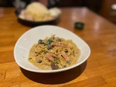 ピソラ 東香里店（PISOLA）