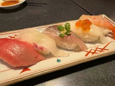 すしざんまい 新宿東口店