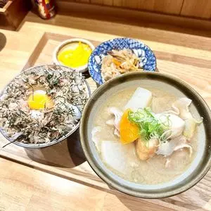 にこみや 岳