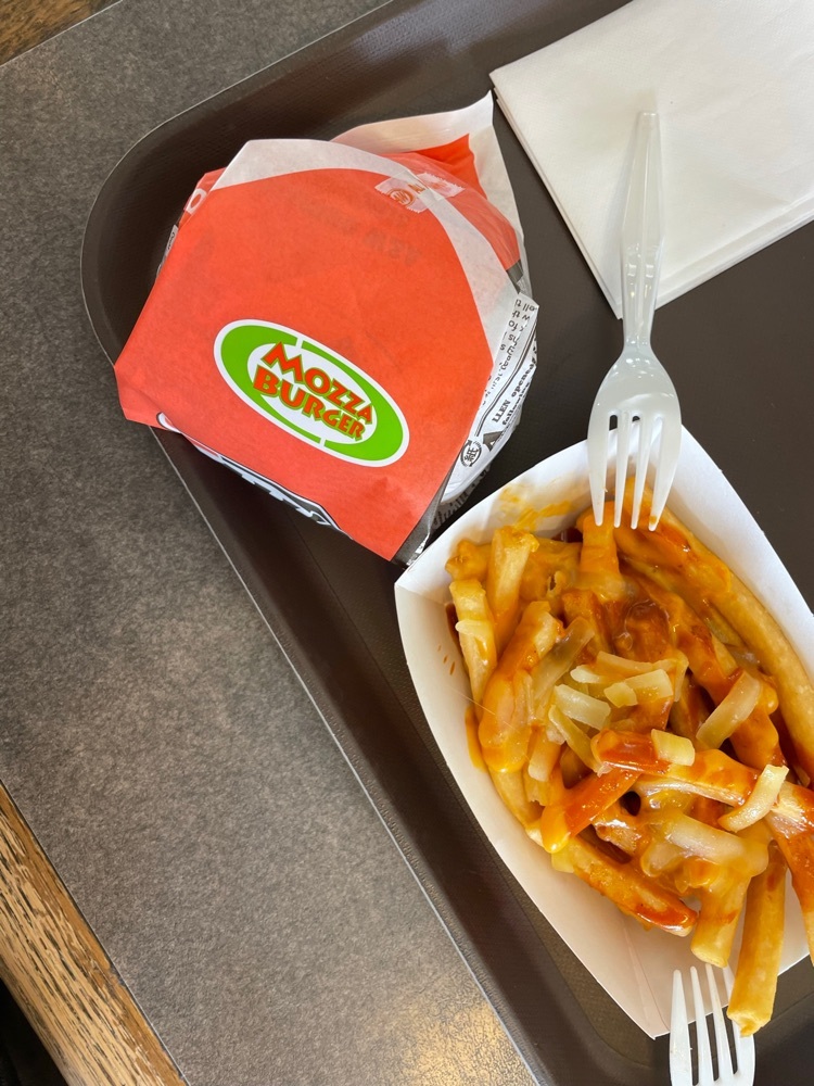 A&W 美浜店（エイアンドダブリュ）