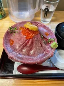 吉祥寺 肉ドレス海鮮丼 本店 3枚目