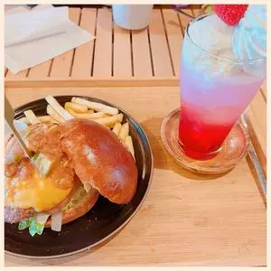 グリーンルーム（GREEN ROOM）