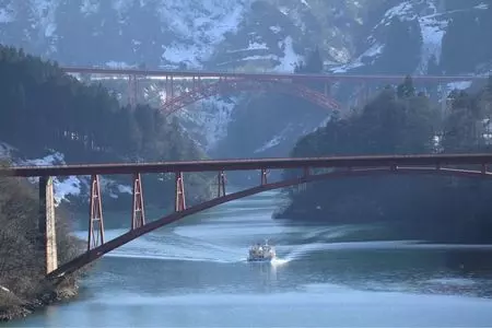 庄川峡湖上遊覧船