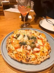 NOT A PIZZA（ノッタ ピザ）