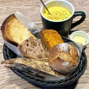 ベーカリー&カフェ 沢村 広尾プラザ