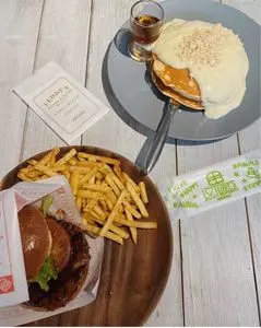 テディーズ ビガー バーガー 原宿表参道店（TEDDY’S BIGGER BURGERS）