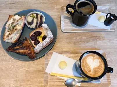 Manhattan Bakery&Wine Bar（マンハッタン ベーカリー&ワインバー）