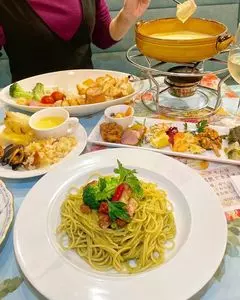 キャナリイ・ロウ 千早店（Cannery Row）