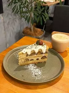 ブルーリボントウキョウ（BLUE RIBBON TOKYO）