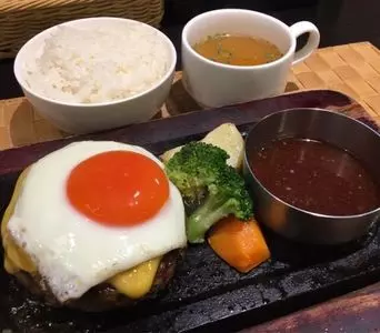 下北沢 とろける大人のハンバーグ