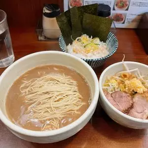 麺処 一笑（メンドコロ イッショウ）