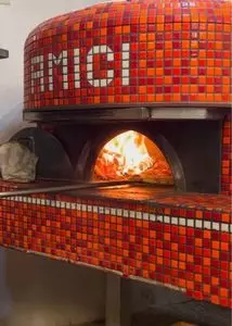 ピッツェリア アミーチ（PIZZERIA AMICI）