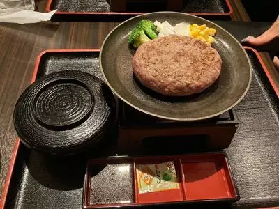 とろけるハンバーグ福よし 六本木店