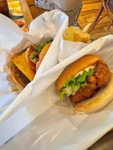 フレッシュネスバーガー 麻布十番店（FRESHNESS BURGER）