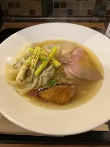らー麺 れとろや