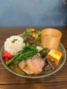 ルパボワ（Repas//Boîte）