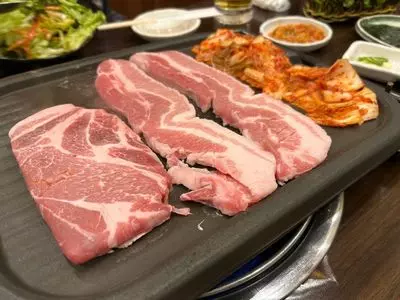 とん豚テジ 六本木店