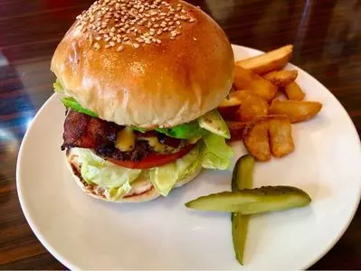 Reg-On Diner 渋谷本店（レッグオンダイナー）