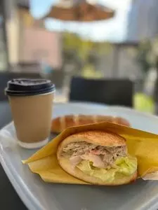サンボン ベーカリー（SANBON BAKERY）