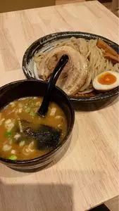 隆勝