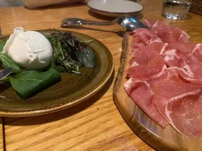 オービカ モッツァレラバー 六本木ヒルズ店（OBICA MOZZARELLA BAR）