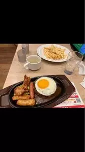 ガスト 王子駅前店