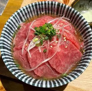 ホルモン焼肉 はやぶさ