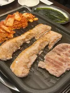 とん豚テジ 六本木店