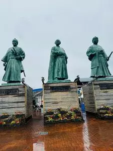 土佐三志士の像