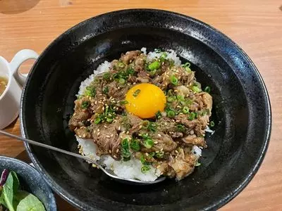 炭火焼肉 たくみ