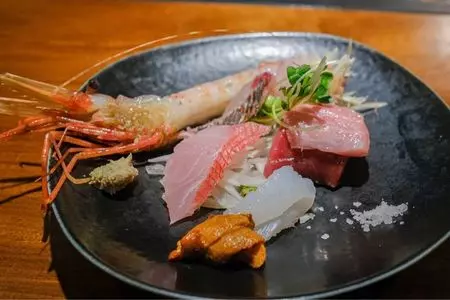 青山 おとと（〇＋〇＋〇）
