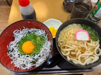 つぼさか商店