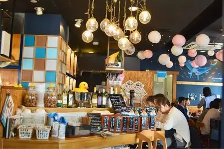 熱海渚町・おさかな丼屋・ビストロ（あたみなぎさちょう・おさかなどんや・びすとろ）