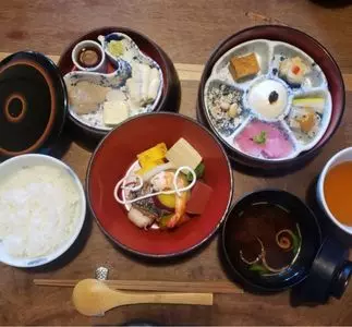 韻松亭（いんしょうてい）