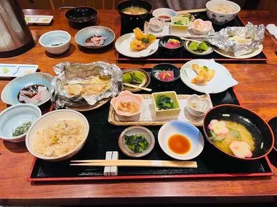谷町二丁目 鯛めしや はなび