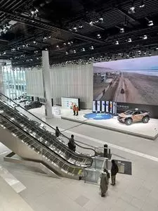日産グローバル本社ギャラリー 日産ブティック（NISSAN GALLERY）